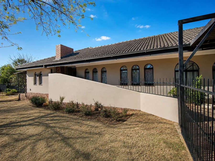 4 Bedroom Property for Sale in Uitsig Free State